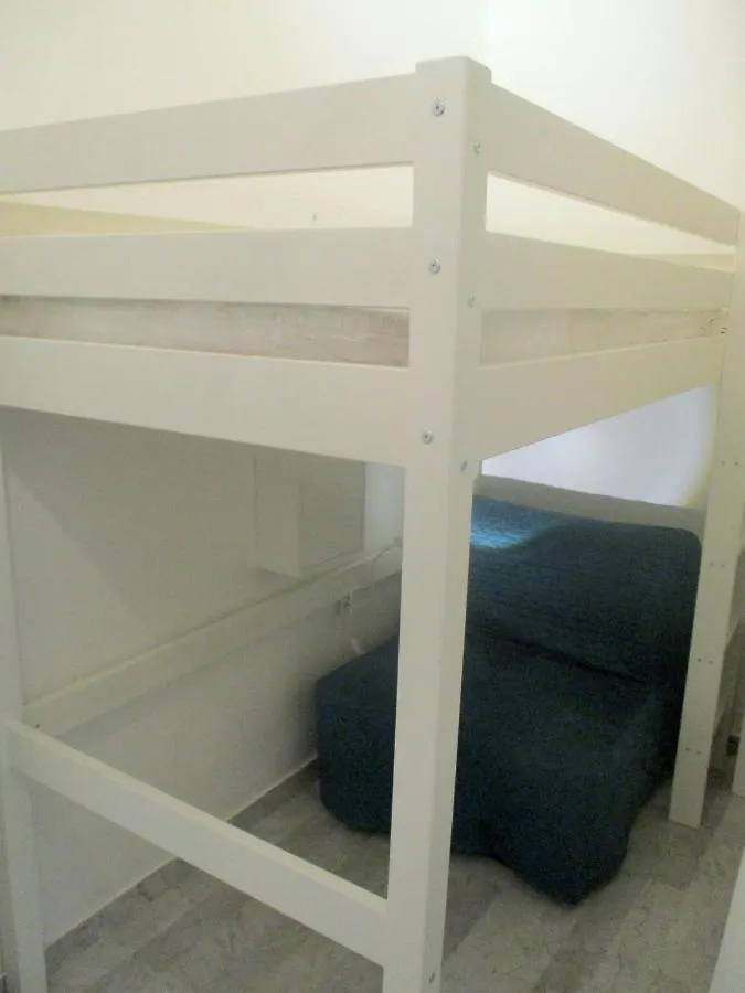 logement climatisé à Juan les Pins dans résidence avec piscine Appartement Juan-les-Pins